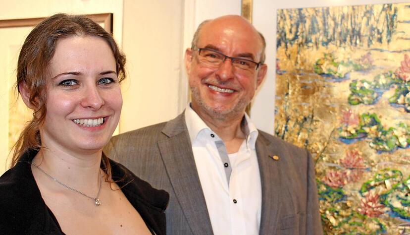 Stephanie Seeberger und Manfred Rose stellen derzeit ganz unterschiedliche Kunststücke im Kulturhaus Fränkischer Hof Bad Rappenau aus.Foto: Susanne Walter Stephanie Seeberger und Manfred Rose stellen derzeit ganz unterschiedliche Kunststücke im Kulturhaus Fränkischer Hof Bad Rappenau aus.Foto: Susanne Walter