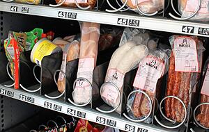 Jede Art von Lebensmitteln kann in einem Automat verkauft werden, auch Fleisch und Wurst oder sogar Pizzen.
Foto: Archiv/Vanessa Müller Jede Art von Lebensmitteln kann in einem Automat verkauft werden, auch Fleisch und Wurst oder sogar Pizzen.
Foto: Archiv/Vanessa Müller