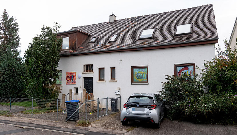 Seit 14 Jahren ist die Bachstraße 11 das Chilli, das Kinder- und Jugendkulturhaus. Nun ist es vorübergehend geschlossen, weil Jugendreferentin Christiane Krüger nach 14 Jahren die Stelle gewechselt hat. Seit 14 Jahren ist die Bachstraße 11 das Chilli, das Kinder- und Jugendkulturhaus. Nun ist es vorübergehend geschlossen, weil Jugendreferentin Christiane Krüger nach 14 Jahren die Stelle gewechselt hat.