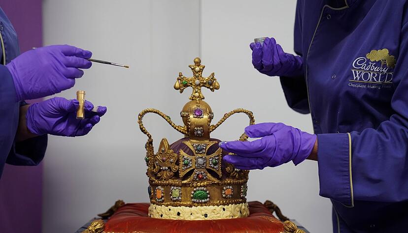 Zur Krönung von Charles III. gab es von Cadbury noch eine Schoko-Krone. (Archivbild) Zur Krönung von Charles III. gab es von Cadbury noch eine Schoko-Krone. (Archivbild)