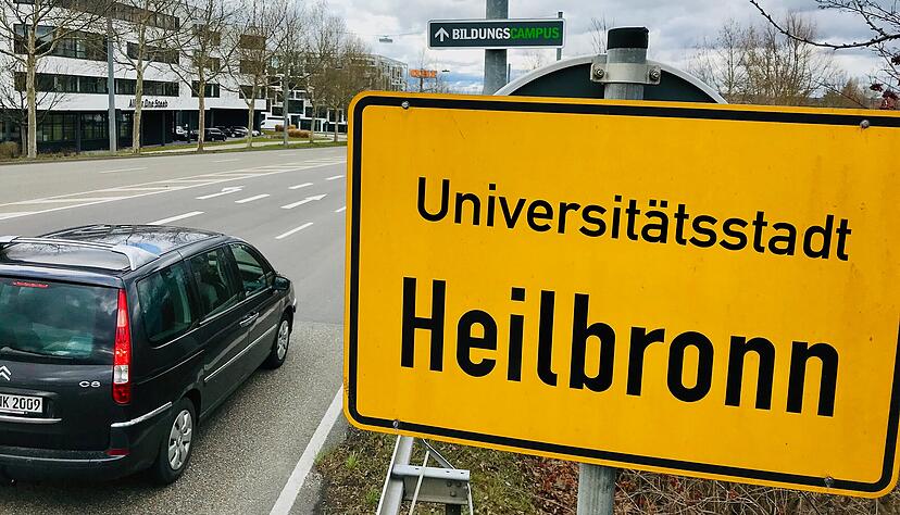 Die Hochschule Heilbronn (HHN) ist Teil des EUonAIR-Konsortiums und wird mit 14 weiteren Bildungspartnern der EU den virtuellen Campus MyAI entwickeln. Auf insgesamt neun Jahre ist das Projekt angelegt. Die Hochschule Heilbronn (HHN) ist Teil des EUonAIR-Konsortiums und wird mit 14 weiteren Bildungspartnern der EU den virtuellen Campus MyAI entwickeln. Auf insgesamt neun Jahre ist das Projekt angelegt.