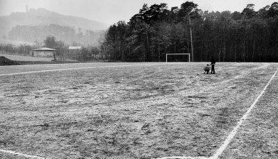 1966 wurde der Hartplatz (links) in Betrieb genommen, 1969 das Heuchelbergstadion - hier eine Aufnahme von 1985. Im Hintergrund das Waldheim.Fotos: Archiv, Blass 1966 wurde der Hartplatz (links) in Betrieb genommen, 1969 das Heuchelbergstadion - hier eine Aufnahme von 1985. Im Hintergrund das Waldheim.Fotos: Archiv, Blass