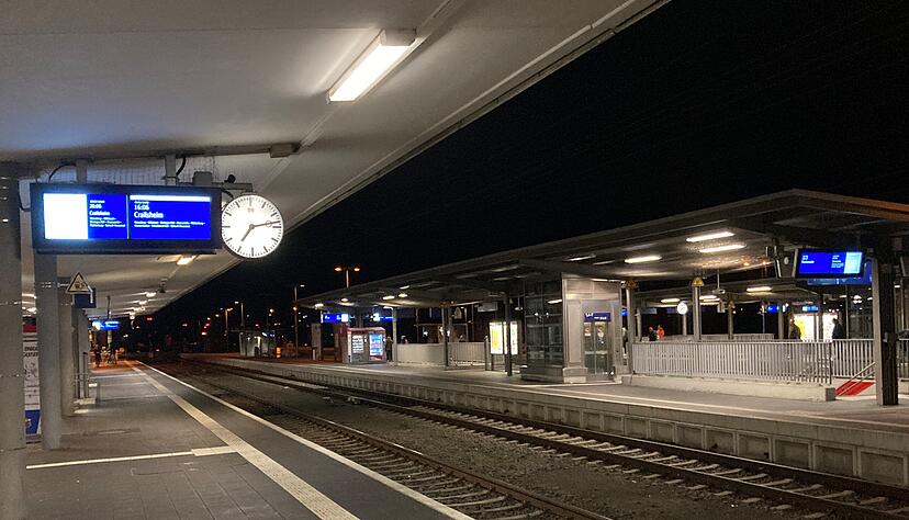 Der erneute Streik der Gewerkschaft Deutscher Lokomotivführer (GDL) im Personenverkehr hat am Mittwochmorgen begonnen. Der erneute Streik der Gewerkschaft Deutscher Lokomotivführer (GDL) im Personenverkehr hat am Mittwochmorgen begonnen.