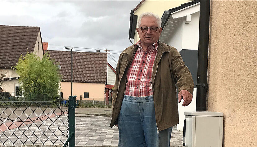 Seit der Kasten steht, ist das Telefon von Kurt Huber stumm.
Foto: Jürgen Kümmerle Seit der Kasten steht, ist das Telefon von Kurt Huber stumm.
Foto: Jürgen Kümmerle