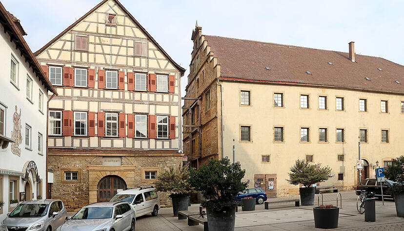 Das Alte Forstamt und der Türnitzbau (rechts) in Neuenstadt gehören dem Land. Der Türnitzbau steht seit 2016 leer. Das Alte Forstamt und der Türnitzbau (rechts) in Neuenstadt gehören dem Land. Der Türnitzbau steht seit 2016 leer.