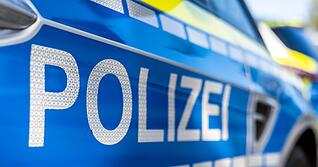Ein Mann mit Hund soll drei Kinder in Hausen im Wiesental geschlagen haben. Die Polizei ermittelt. (Symbolbild) Ein Mann mit Hund soll drei Kinder in Hausen im Wiesental geschlagen haben. Die Polizei ermittelt. (Symbolbild)