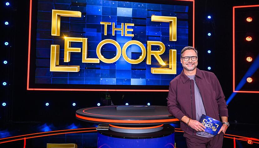 Matthias Opdenhövel moderiert die Quizsendung am Donnerstagabend, in der 100 Kandidaten um einen Preis von 100.000 Euro kämpfen. Matthias Opdenhövel moderiert die Quizsendung am Donnerstagabend, in der 100 Kandidaten um einen Preis von 100.000 Euro kämpfen.