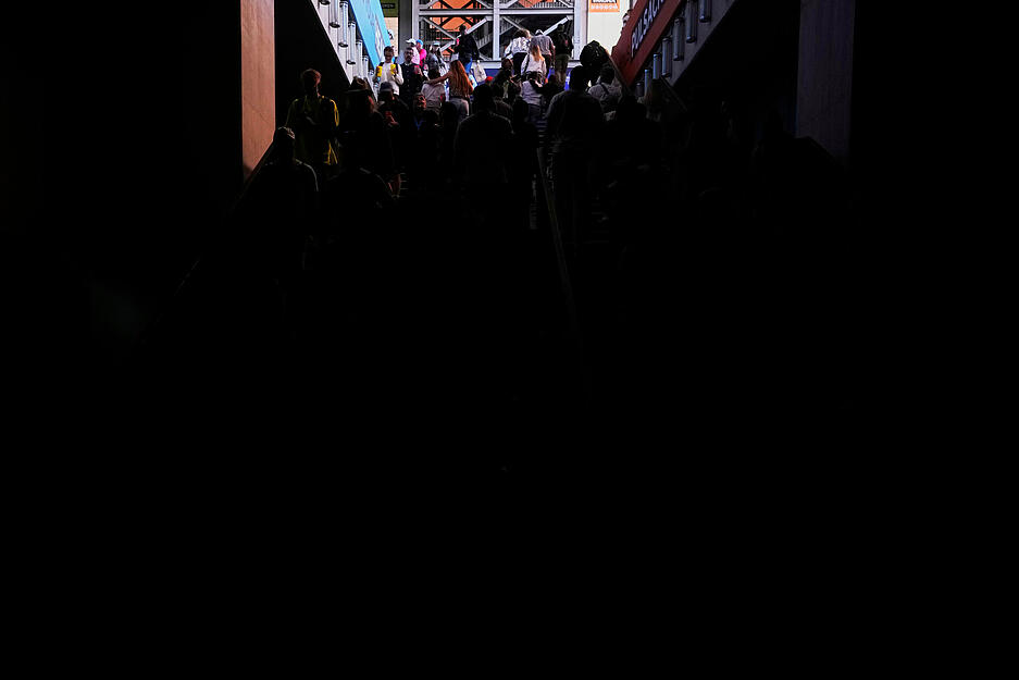 Tausende Verbraucher in ganz Spanien sollen von Stromausfällen unterschiedlicher Dauer betroffen sein. Tausende Verbraucher in ganz Spanien sollen von Stromausfällen unterschiedlicher Dauer betroffen sein.